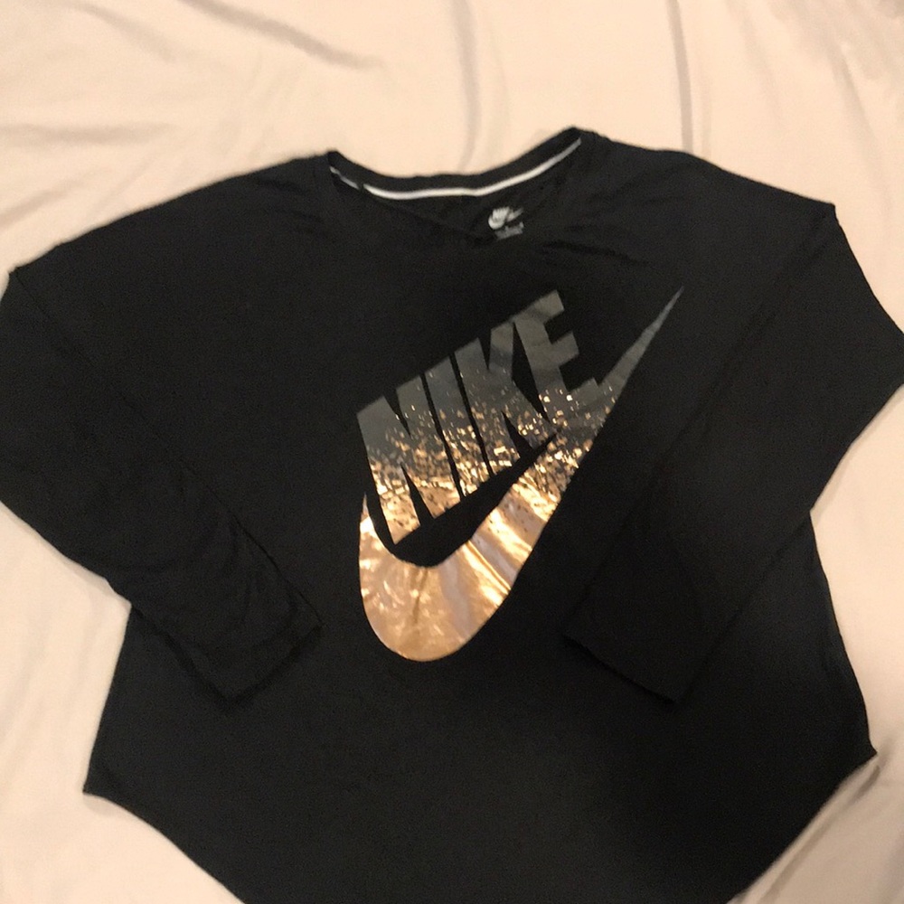 15$ 3hrs sale Nike Rose Gold Foil Logo Long sleeve